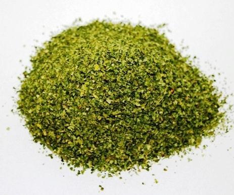 Premium Moringa-Blätter (T-Cut), getrocknet & zerkleinert von Nature's Root – 250 g